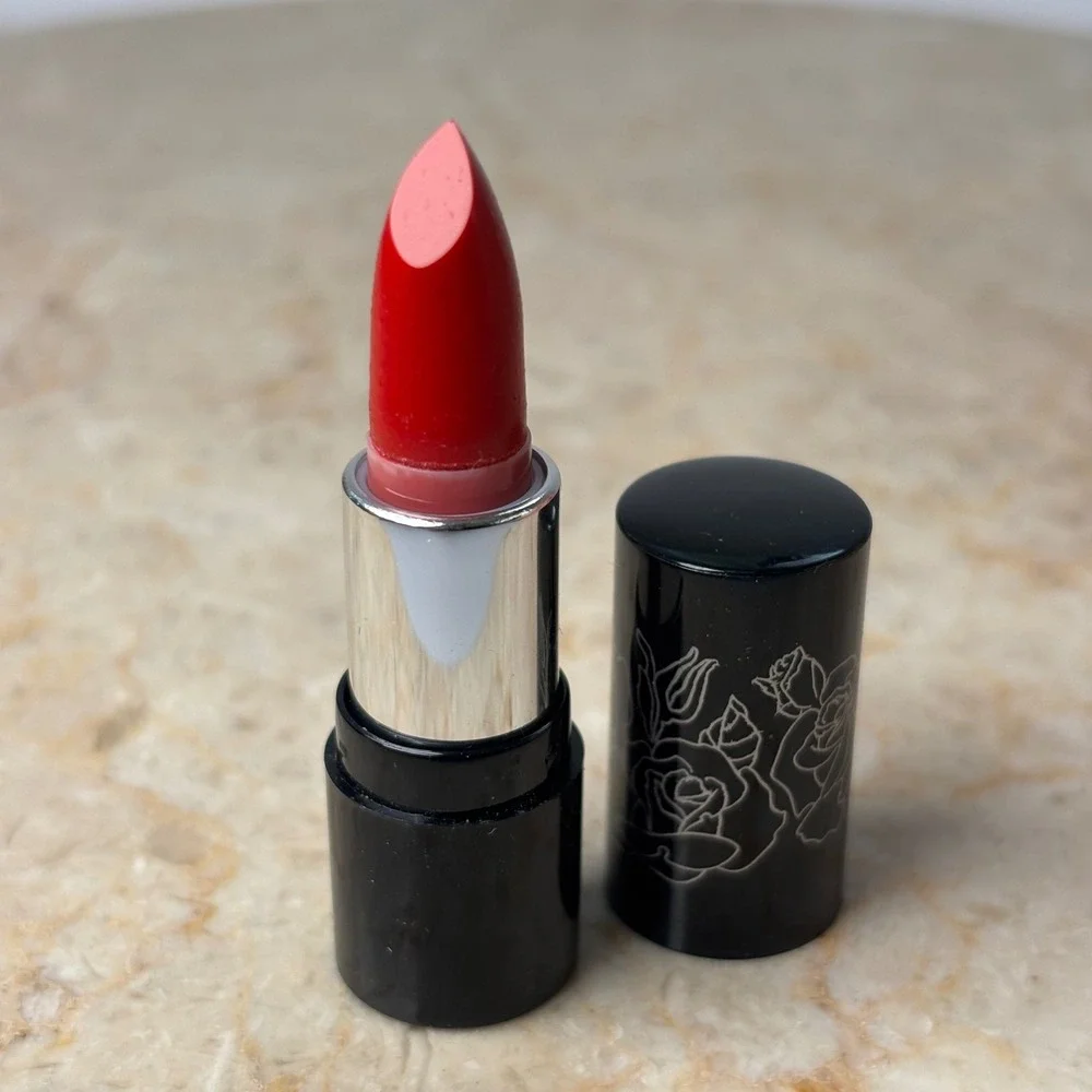 Kat Von D‎ Painted Love Lipstick Mini Underage Red 0.042oz Matte Red Rose Case